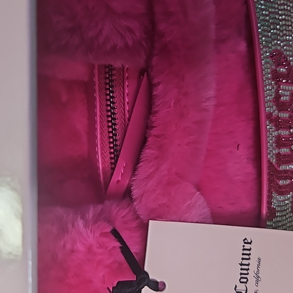 Juices Couture apink soft furry mini Tote & Barrel coin purse - Picture 10 of 11
